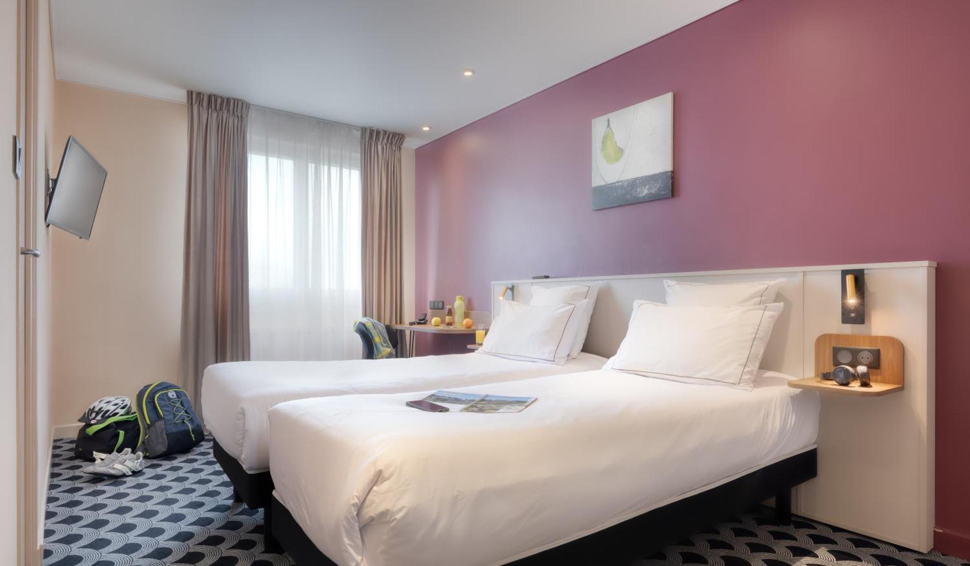 Brit Hotel Les Voyageurs Loudéac Buitenkant foto