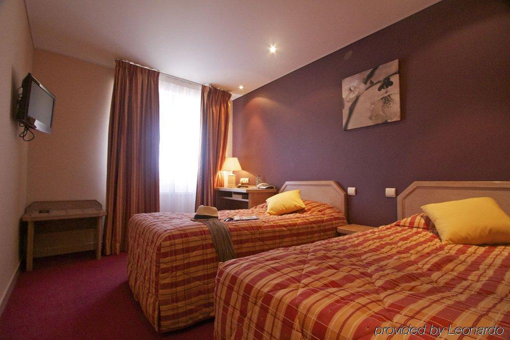 Brit Hotel Les Voyageurs Loudéac Kamer foto