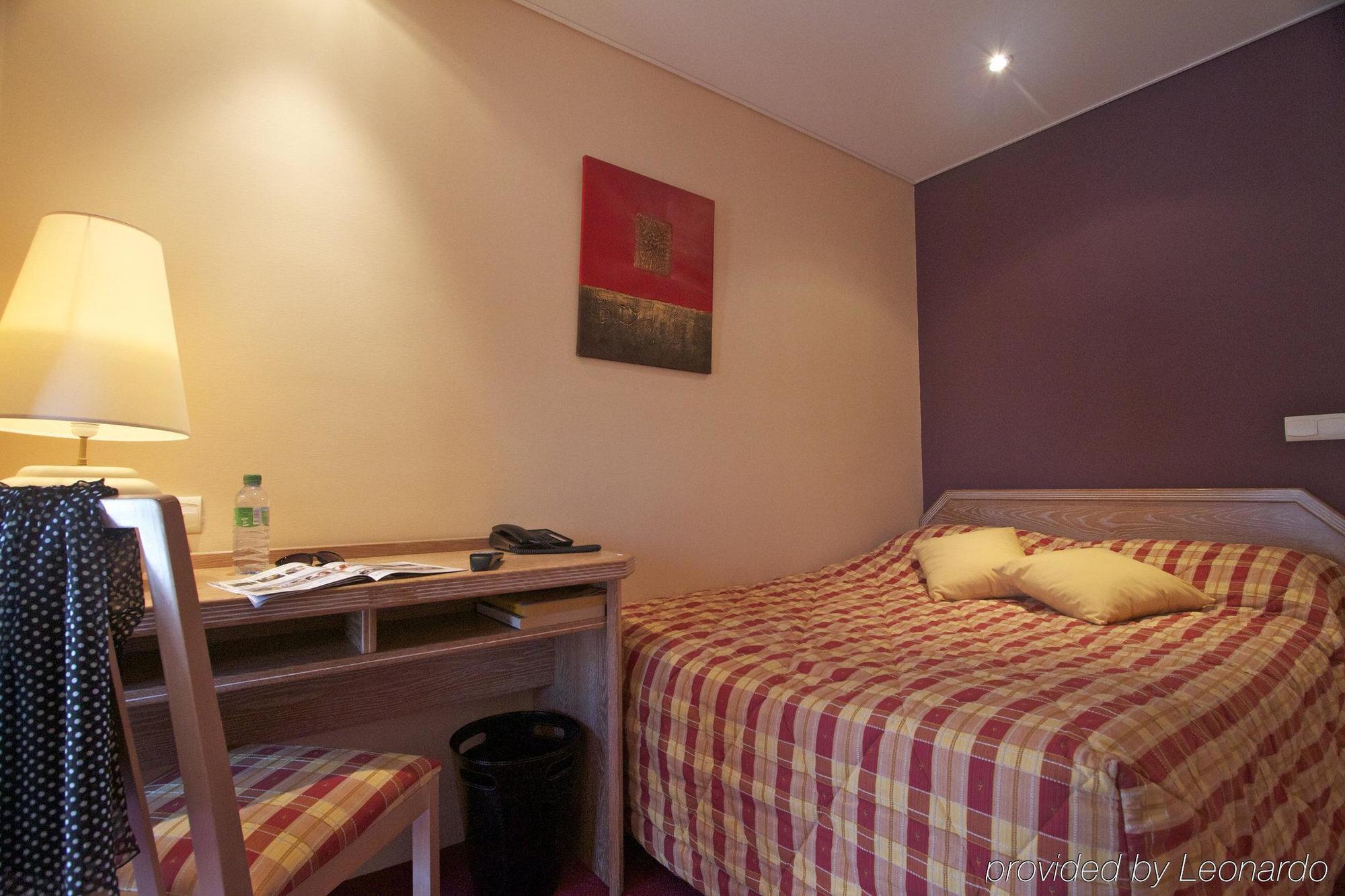 Brit Hotel Les Voyageurs Loudéac Kamer foto
